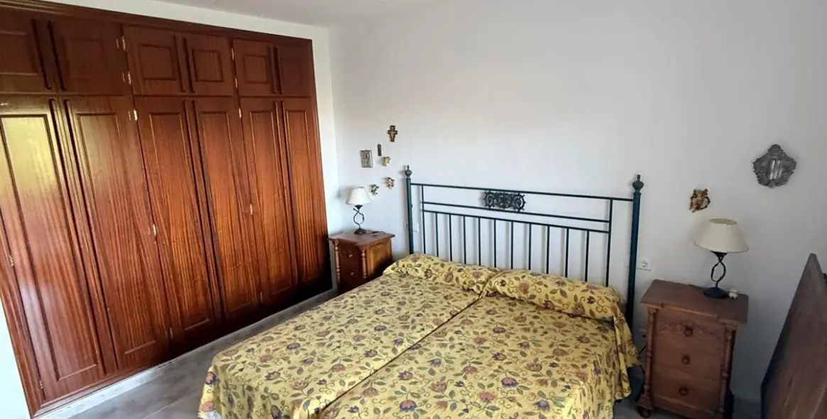 Sale of middle floor apartment in La Cala de Mijas 13