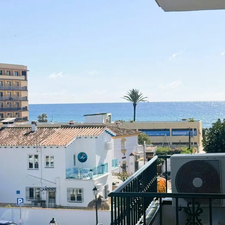 Sale of middle floor apartment in La Cala de Mijas