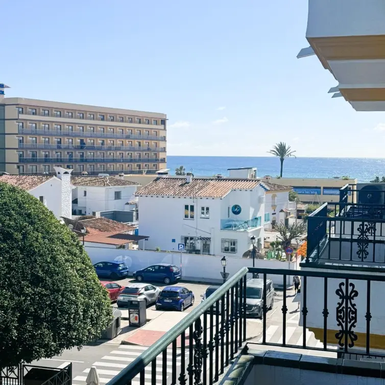 Sale of middle floor apartment in La Cala de Mijas