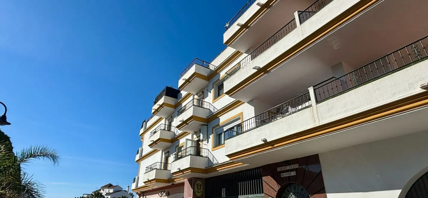 Sale of middle floor apartment in La Cala de Mijas 2