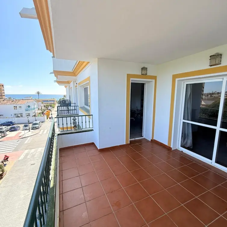 Sale of middle floor apartment in La Cala de Mijas