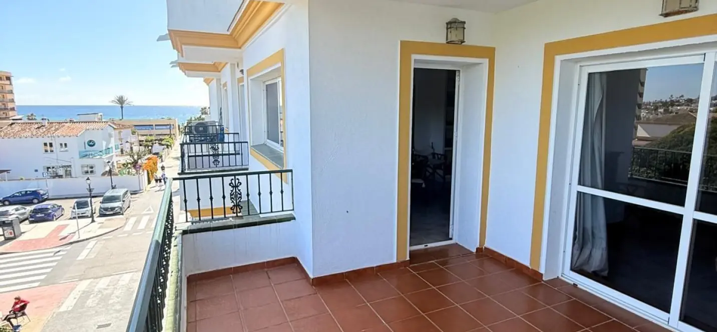 Sale of middle floor apartment in La Cala de Mijas 3