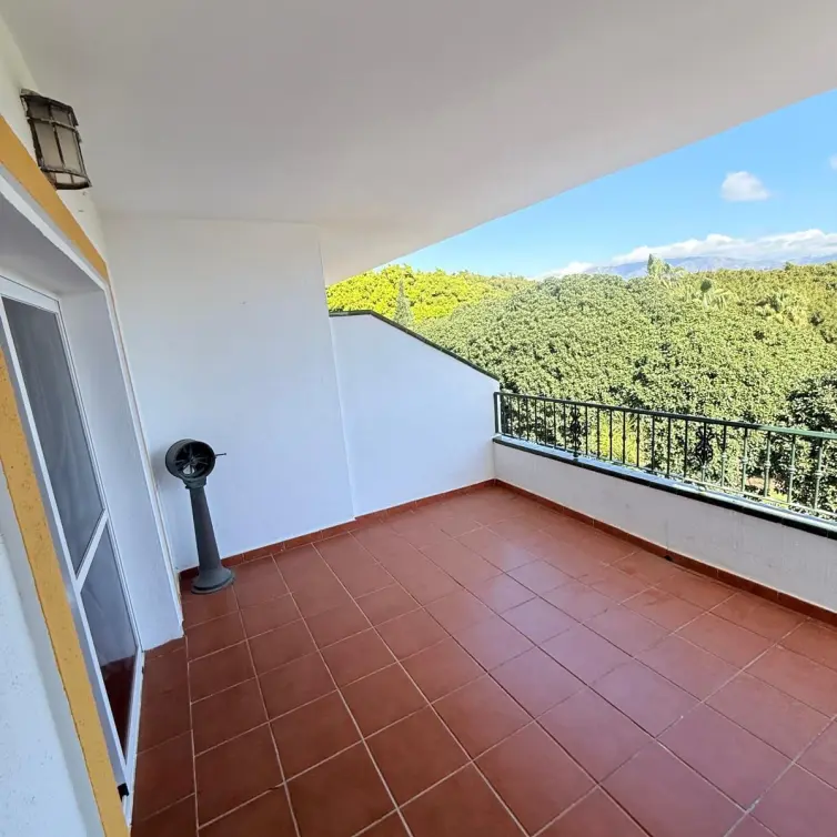 Sale of middle floor apartment in La Cala de Mijas