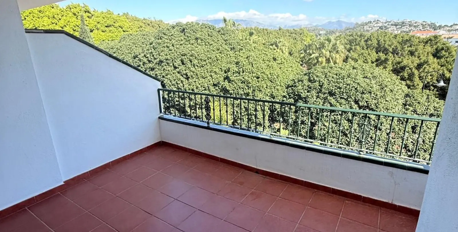 Venta de apartamento en planta media en La Cala de Mijas 8