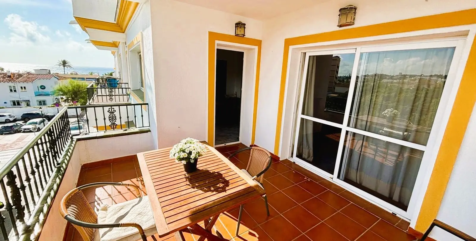 Sale of middle floor apartment in La Cala de Mijas 2