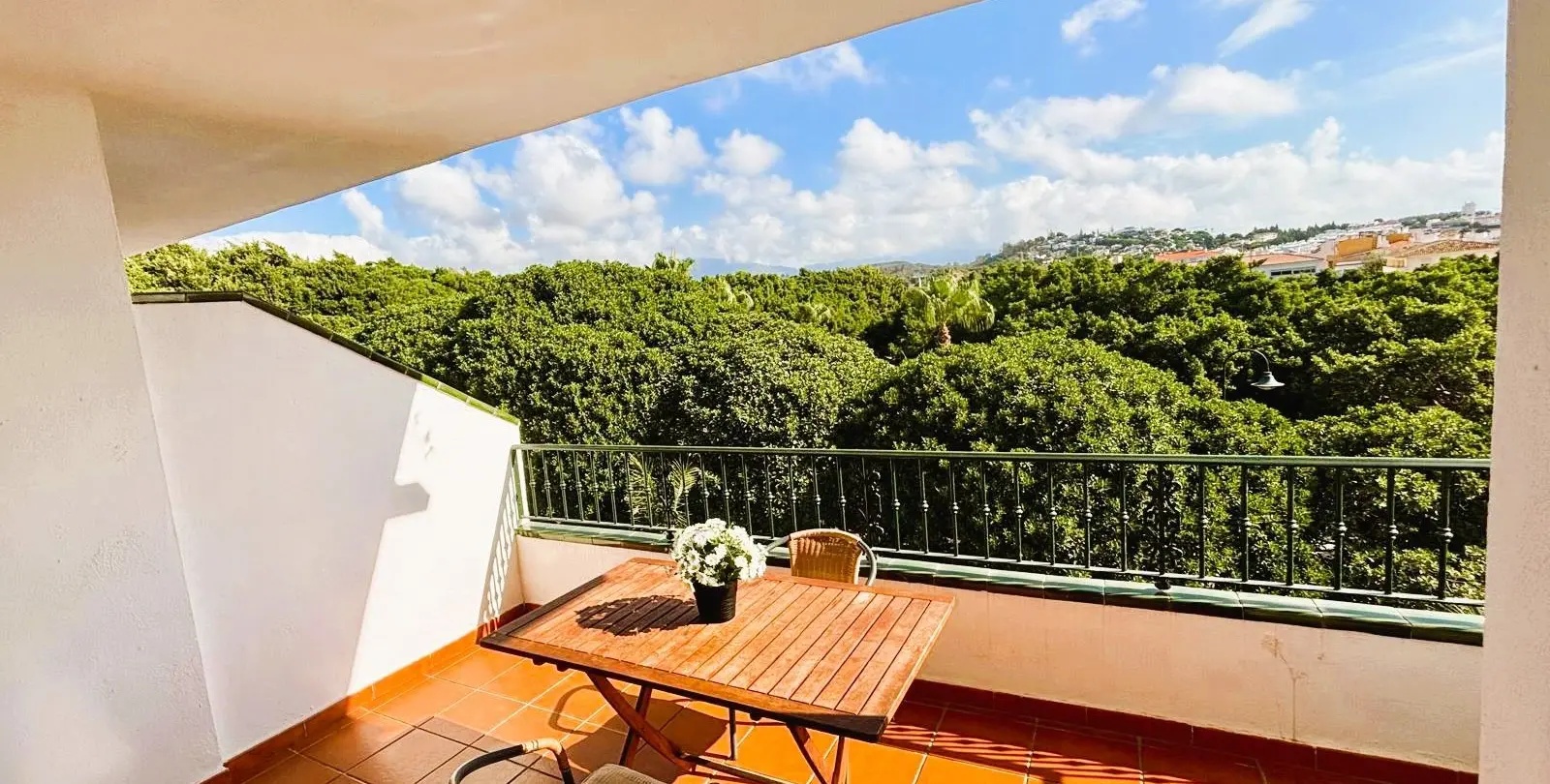 Sale of middle floor apartment in La Cala de Mijas 4