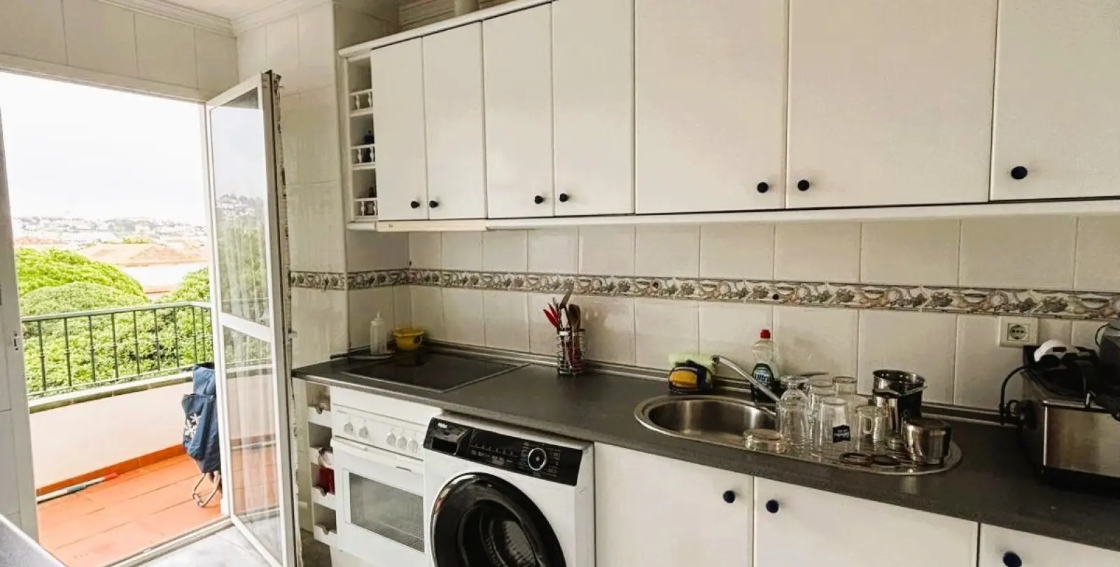 Sale of middle floor apartment in La Cala de Mijas 10