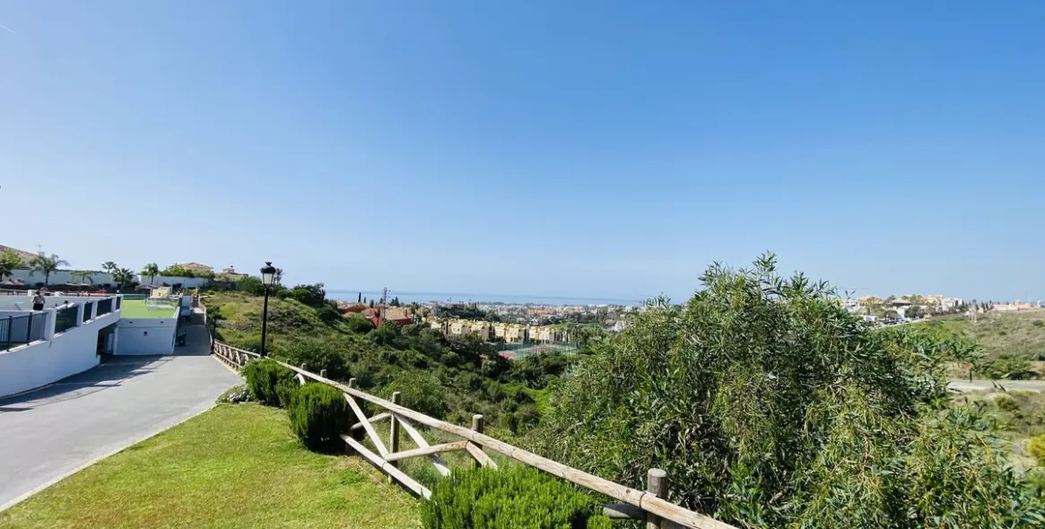 Venta de apartamento en planta baja en El Paraiso 25
