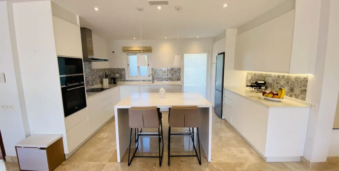 Venta de apartamento en planta baja en El Paraiso 33