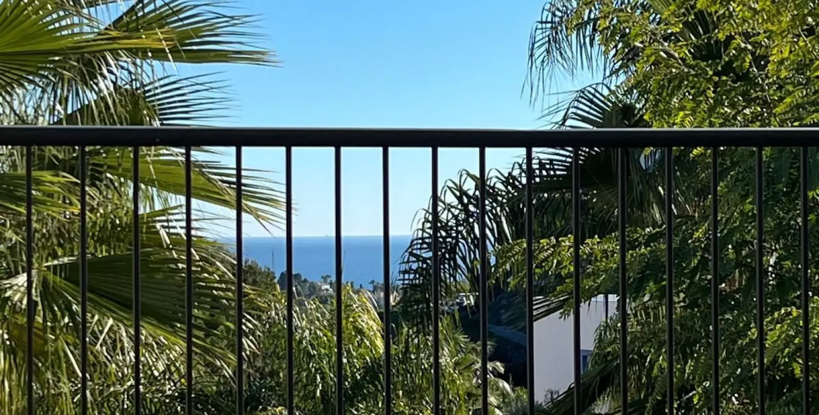 Venta de apartamento en planta baja en El Paraiso 4