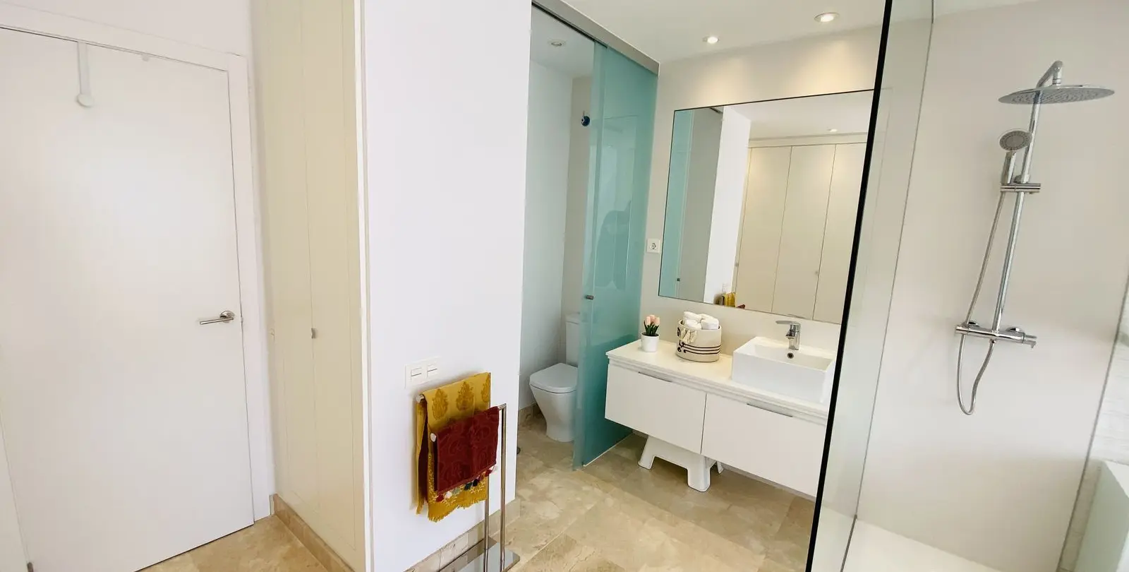 Venta de apartamento en planta baja en El Paraiso 17