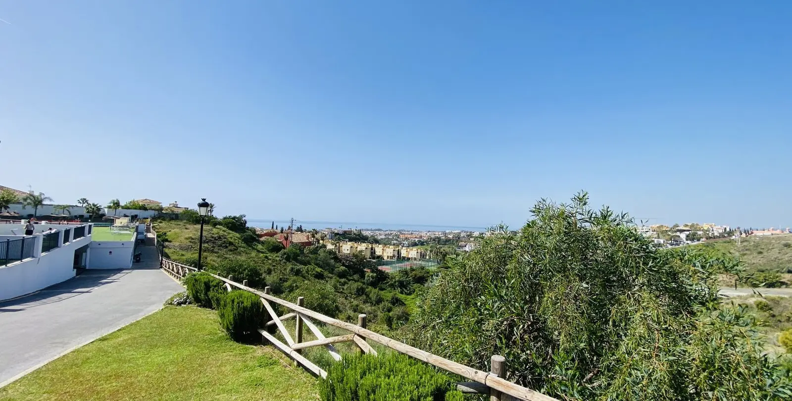 Venta de apartamento en planta baja en El Paraiso 27
