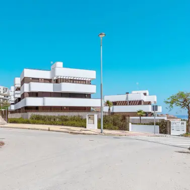 Venta de apartamento en planta media en Estepona