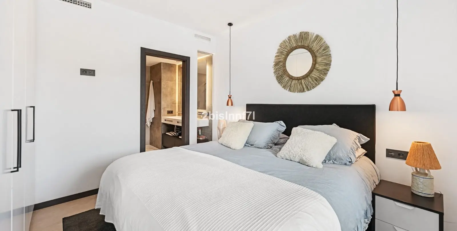 Sale of penthouse in Elviria 10
