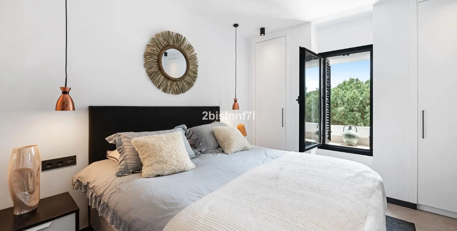 Sale of penthouse in Elviria 11