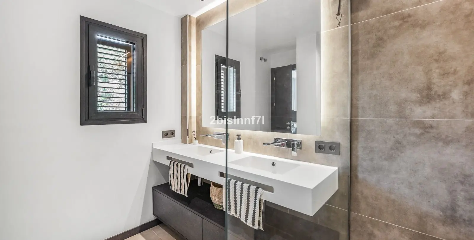 Sale of penthouse in Elviria 15