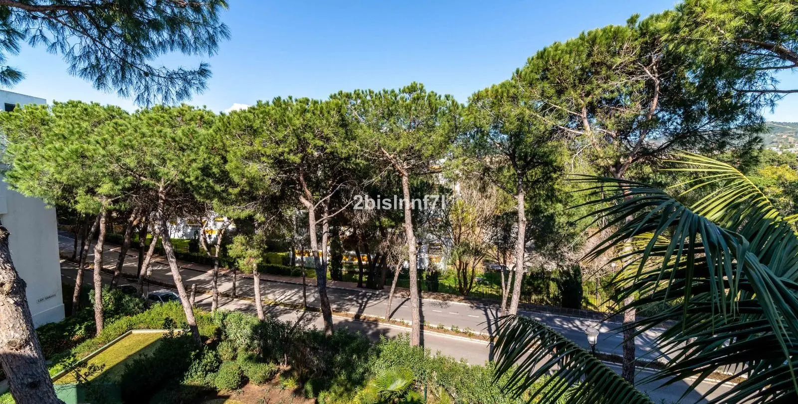 Sale of penthouse in Elviria 17