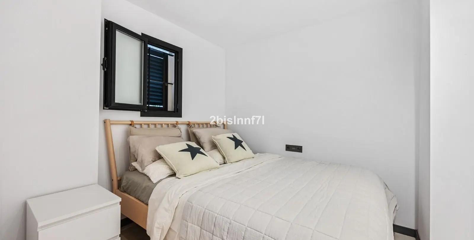 Sale of penthouse in Elviria 18