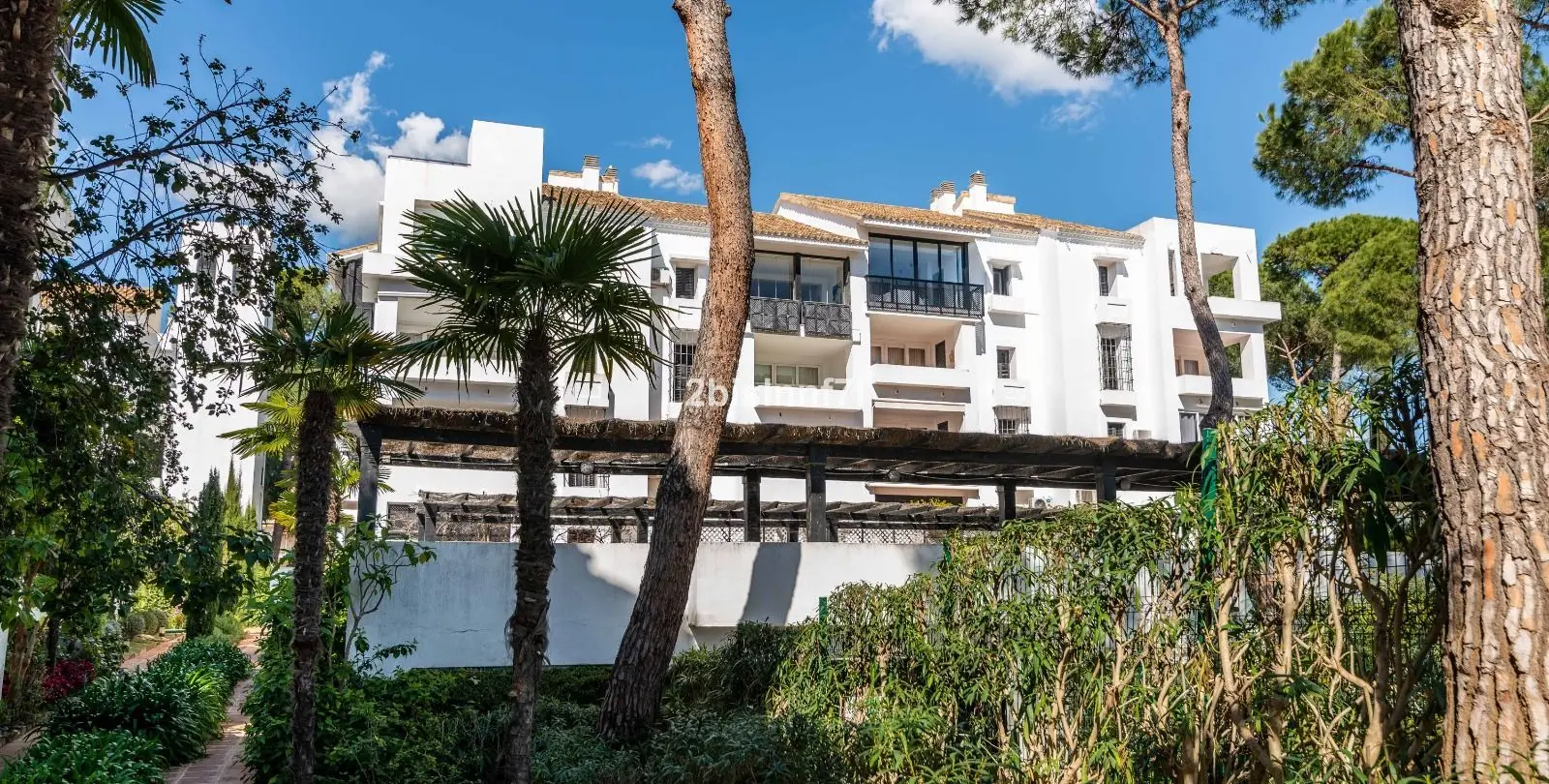 Sale of penthouse in Elviria 27