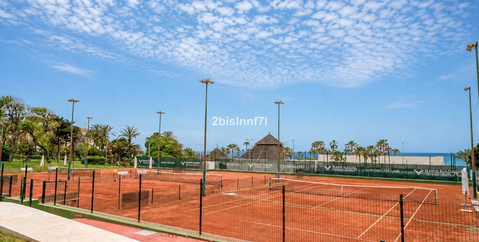 Sale of penthouse in Elviria 38
