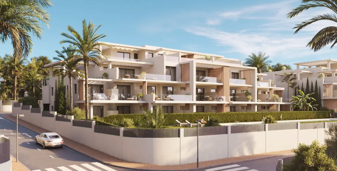 Sale of ground floor apartment in New Golden Mile 90