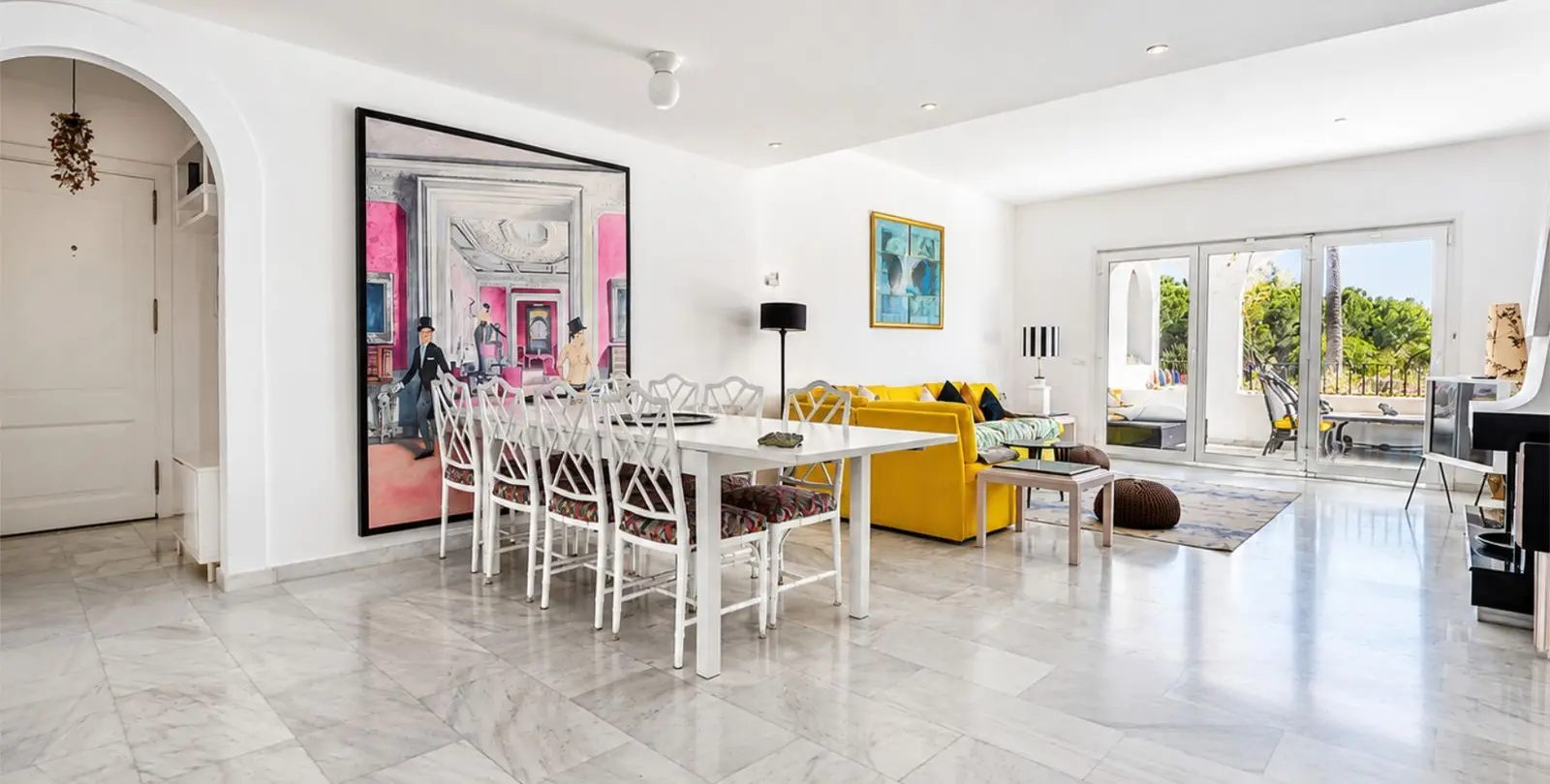 Sale of middle floor apartment in Puerto de Cabopino 3