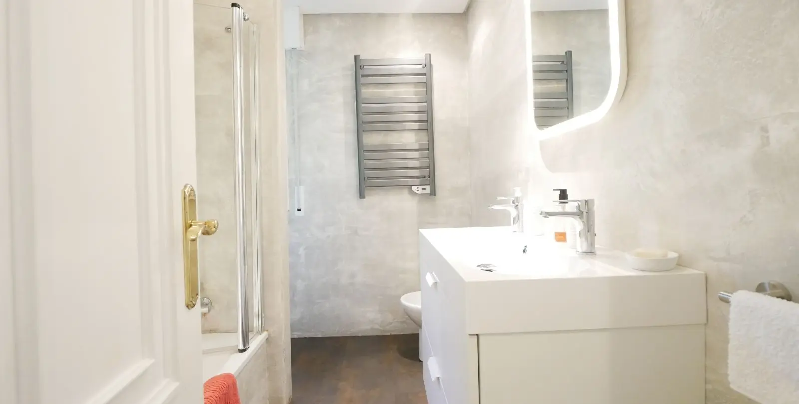 Sale of middle floor apartment in Puerto de Cabopino 20