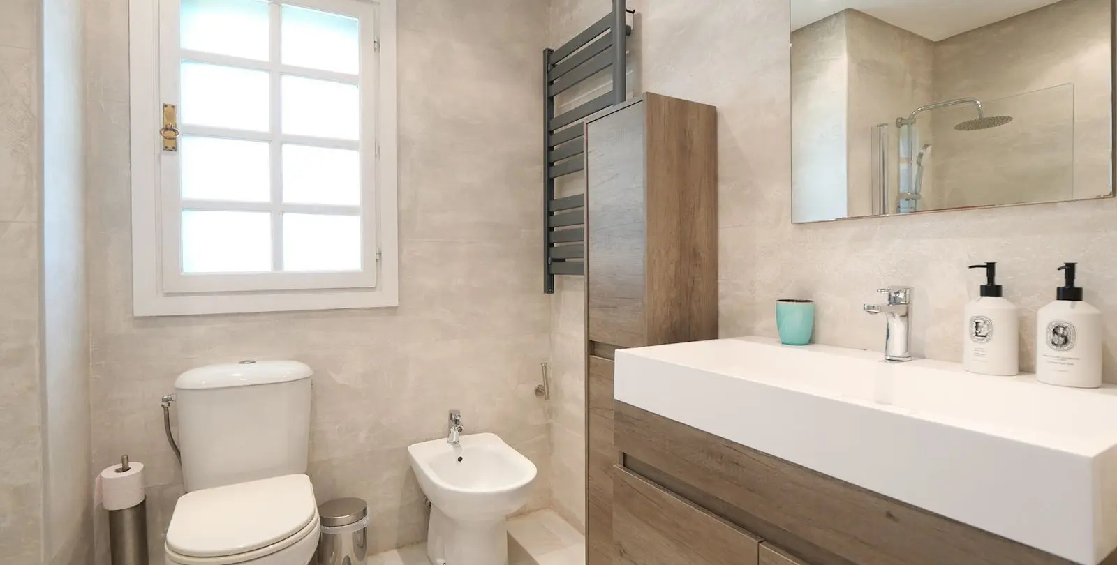 Sale of middle floor apartment in Puerto de Cabopino 30