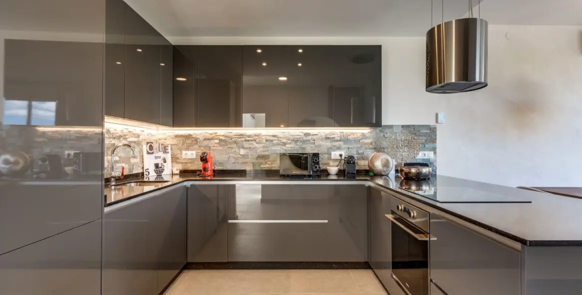 Sale of detached villa in Estepona 8