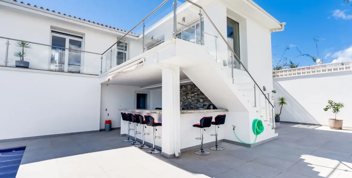 Sale of detached villa in Estepona 26
