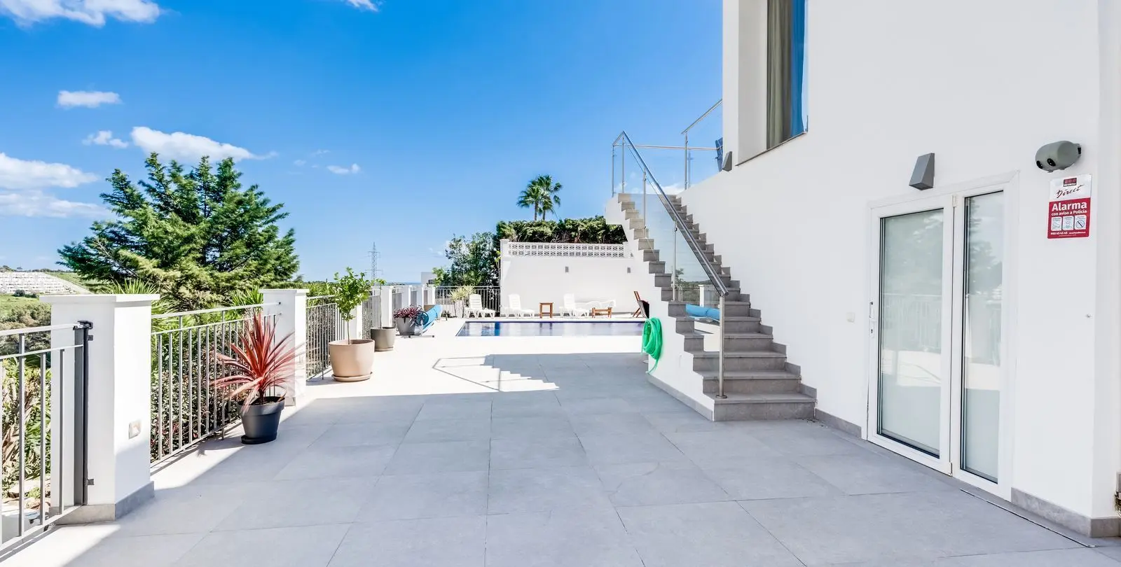 Продажа  отдельно стоящей виллы в Estepona 26