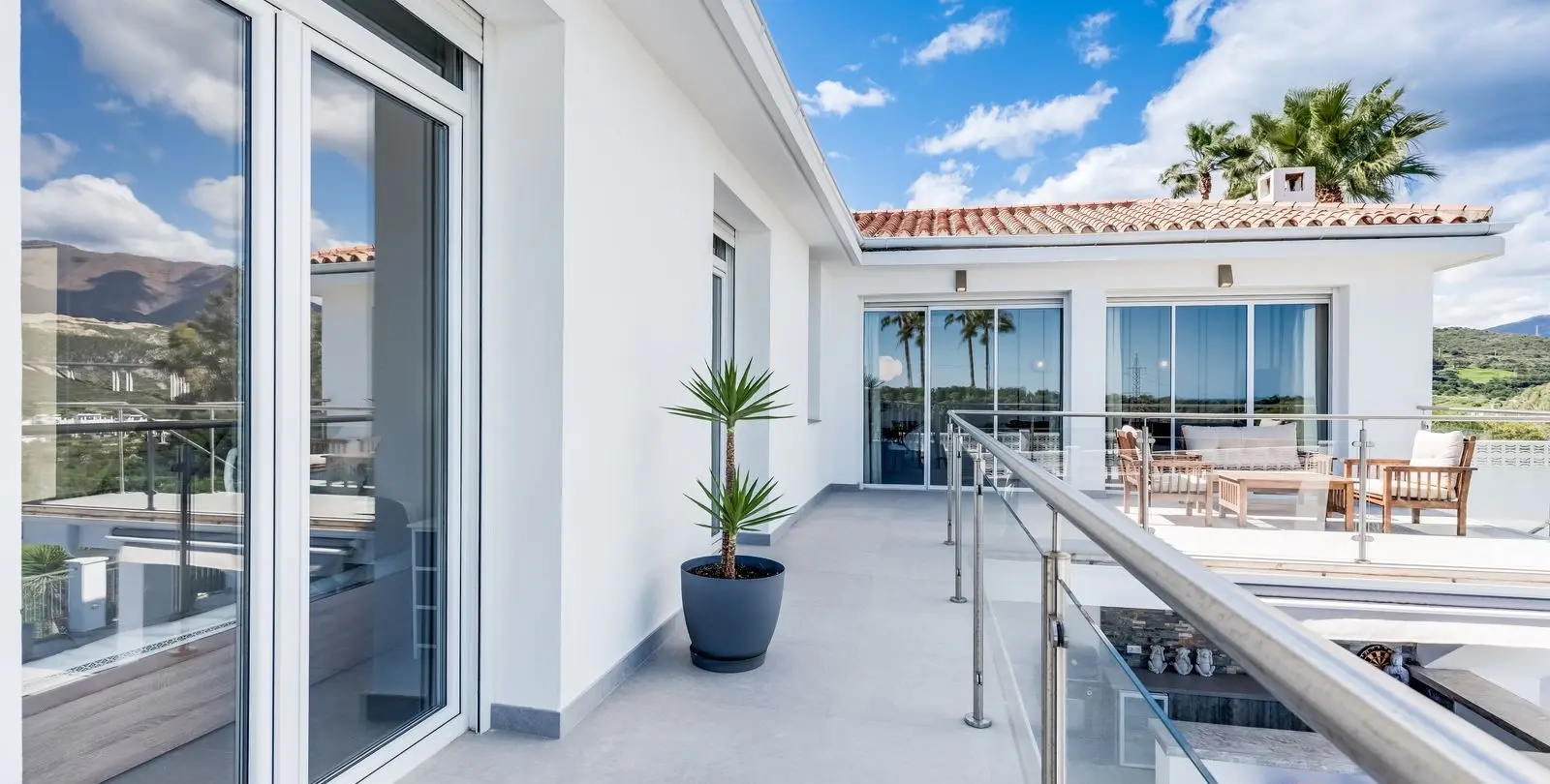 Продажа  отдельно стоящей виллы в Estepona 27