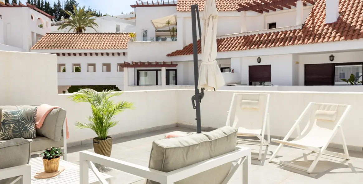 Sale of penthouse duplex in Nueva Andalucía 2