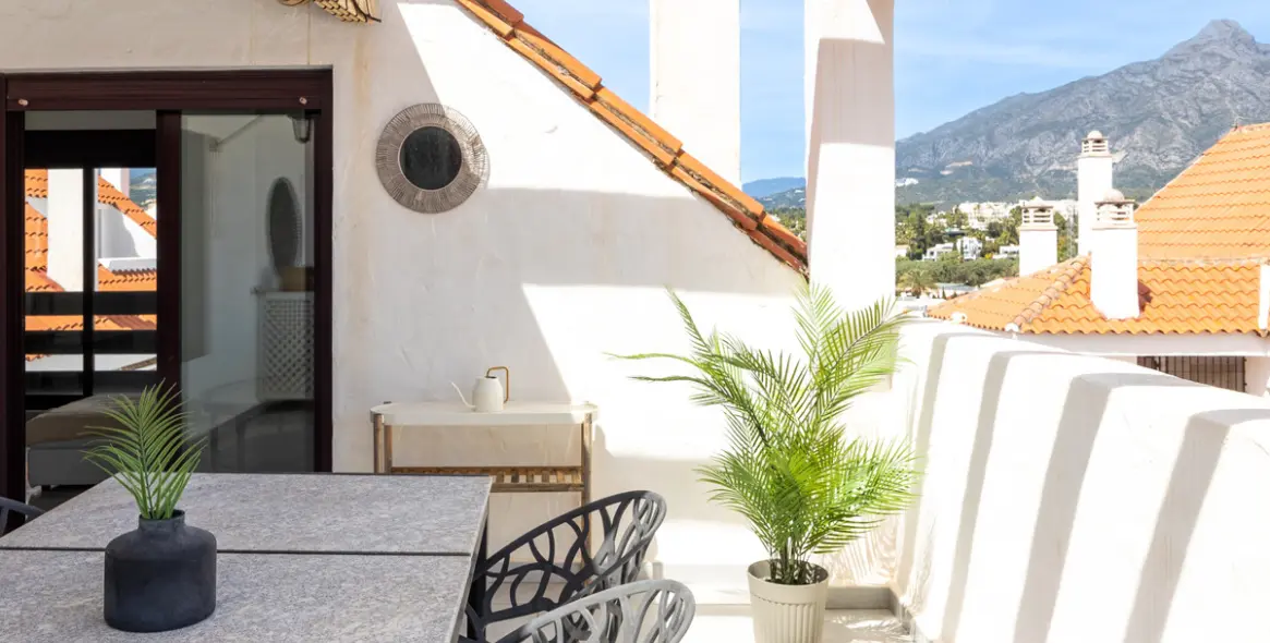 Sale of penthouse duplex in Nueva Andalucía 19