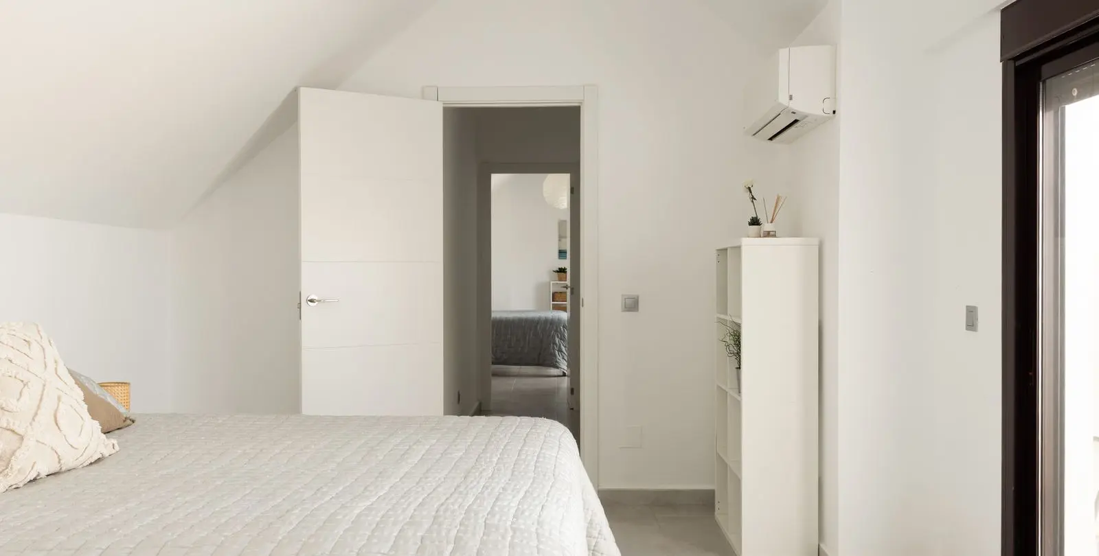 Venta de ático dúplex en Nueva Andalucía 10