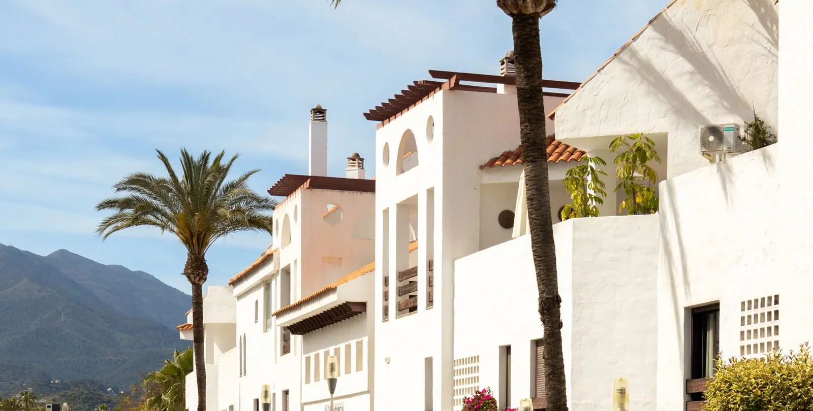 Venta de ático dúplex en Nueva Andalucía 27