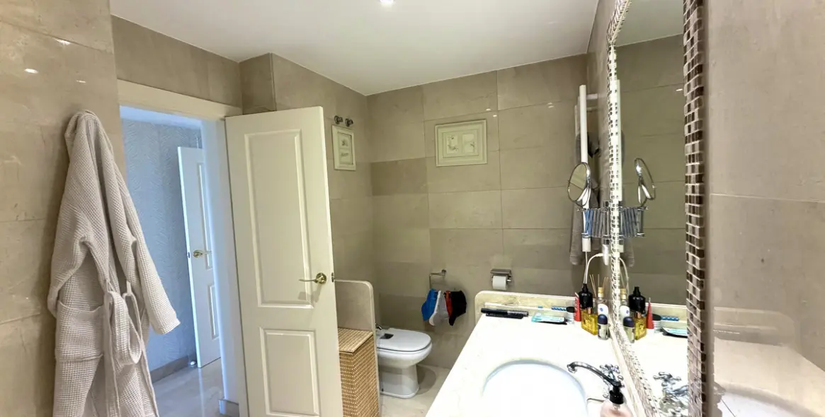 Продажа апартаментов на среднем этаже в San Pedro de Alcántara 55