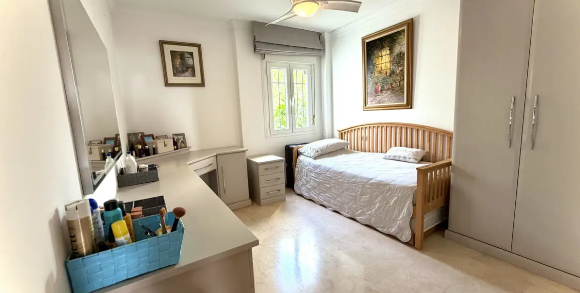 Продажа апартаментов на среднем этаже в San Pedro de Alcántara 56
