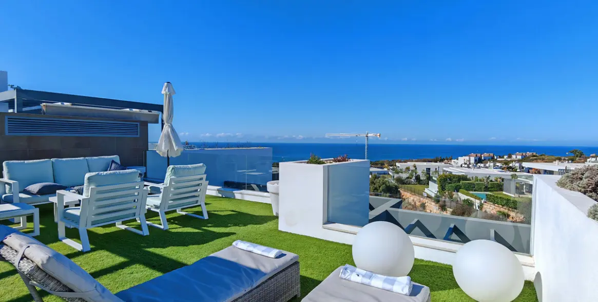 Sale of penthouse in Cabopino 21