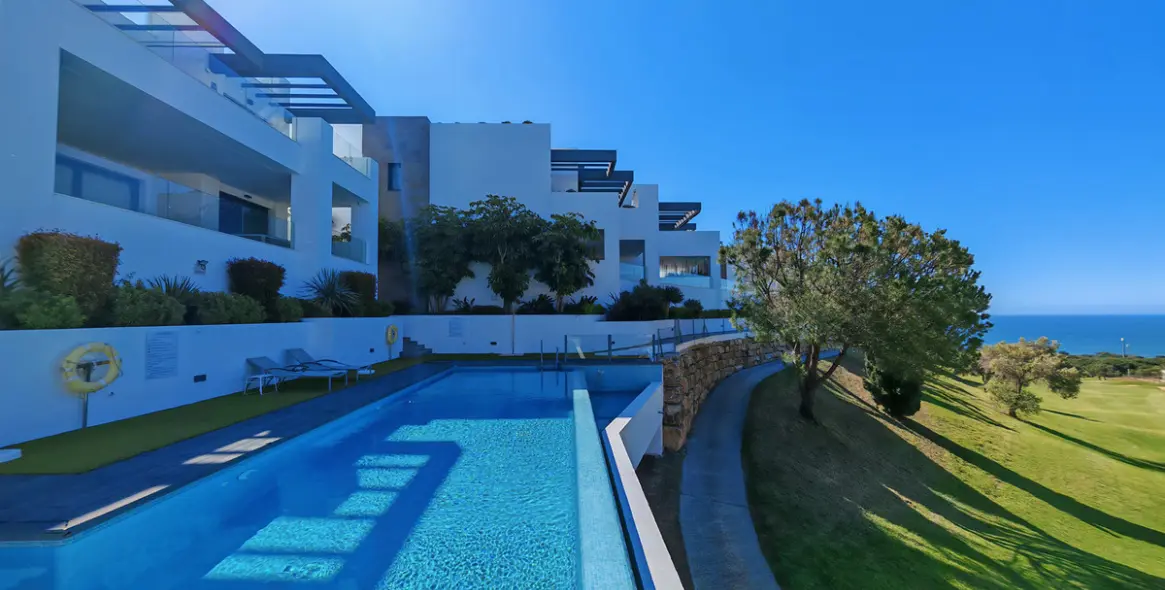 Sale of penthouse in Cabopino 24