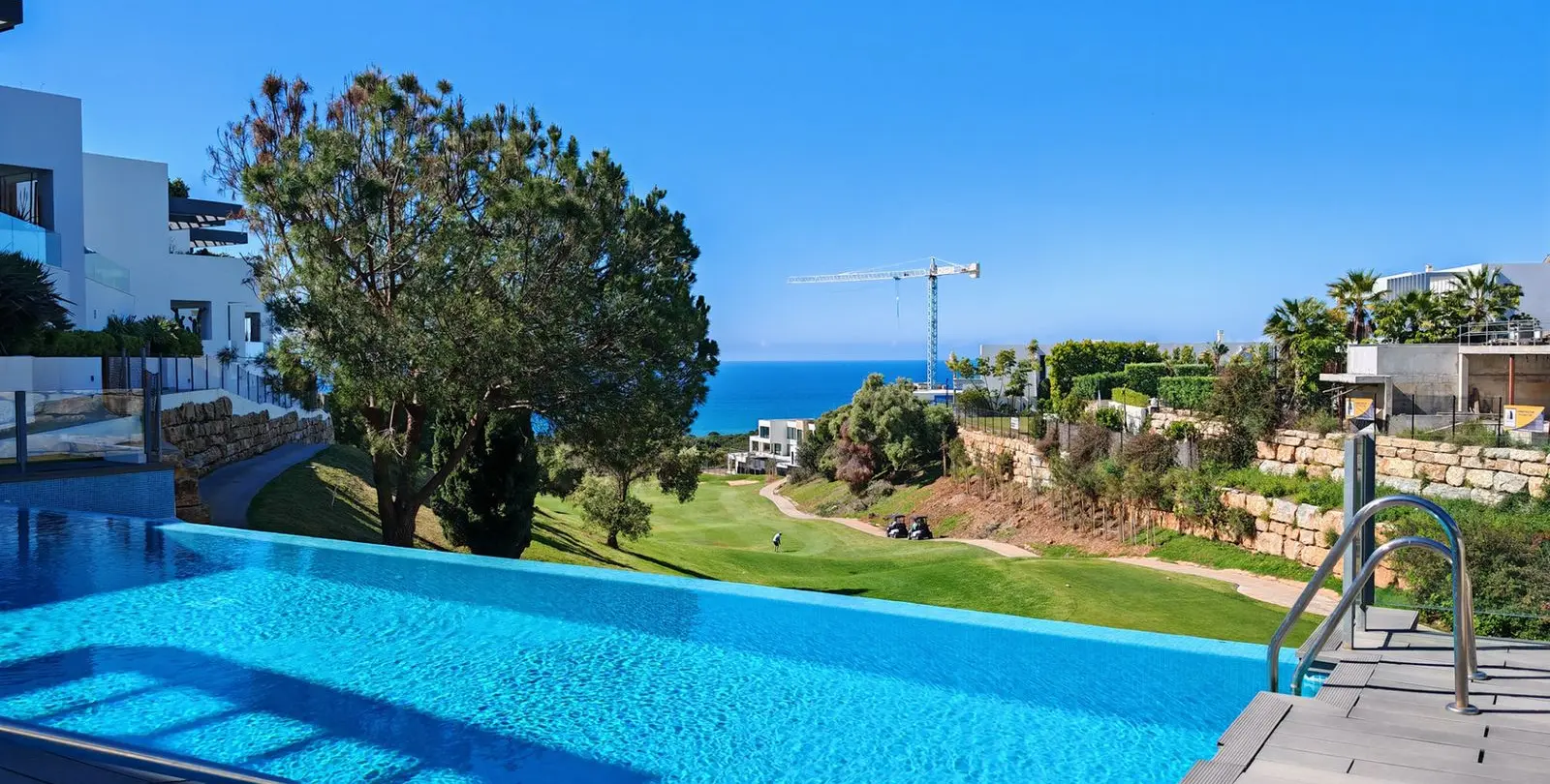 Sale of penthouse in Cabopino 25