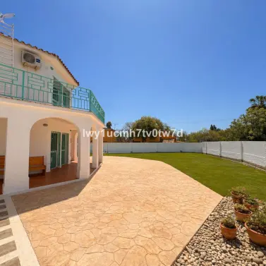 Sale of detached villa in Churriana
