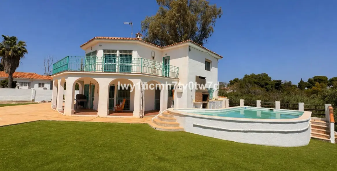Sale of detached villa in Churriana 7
