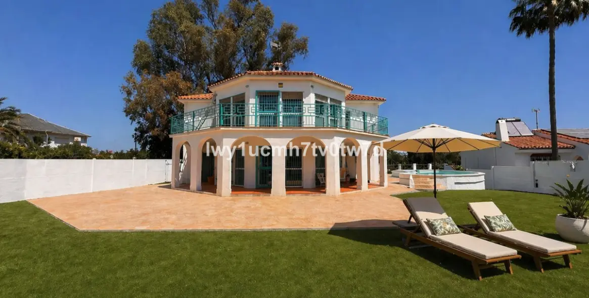 Sale of detached villa in Churriana 22
