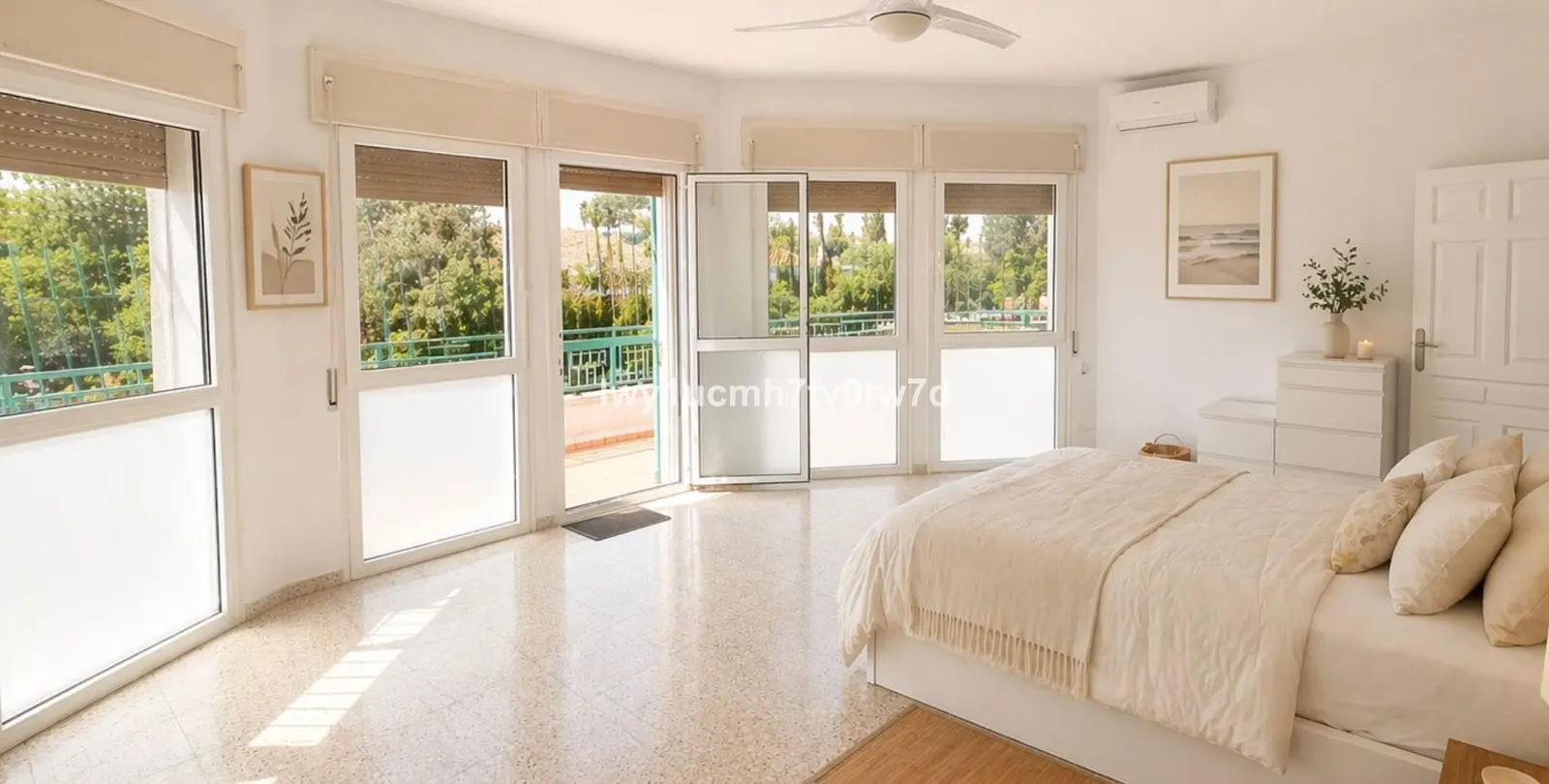 Venta de villa independiente en Churriana 9