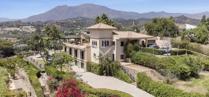 Venta de villa independiente en Estepona 1