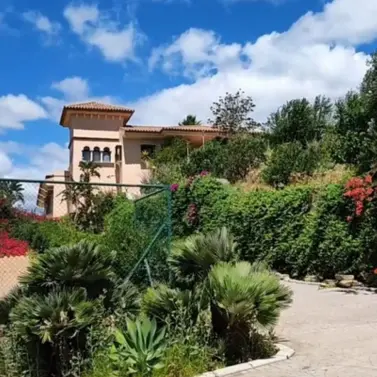 Venta de villa independiente en Estepona