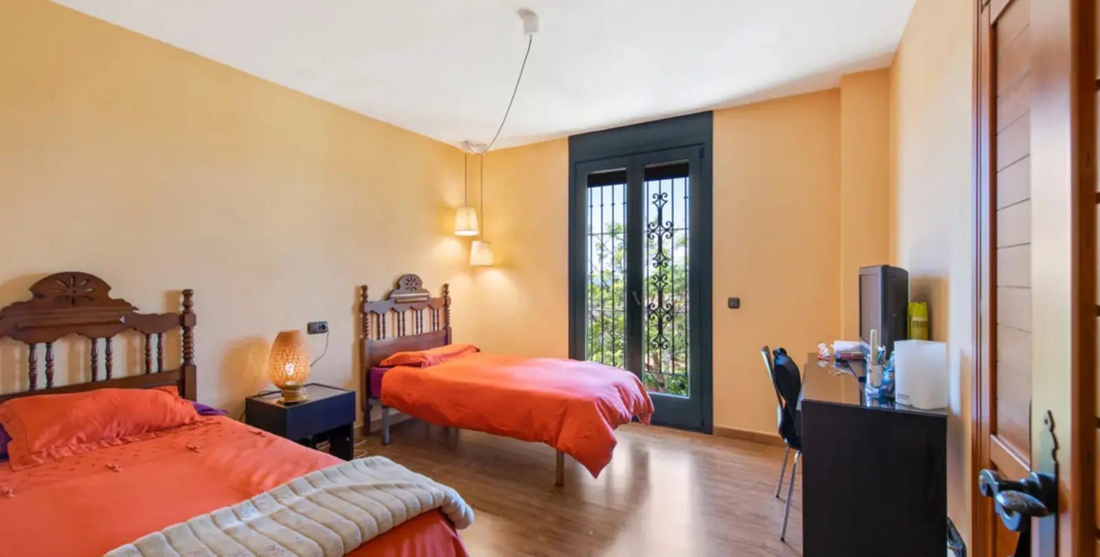 Sale of detached villa in Estepona 16