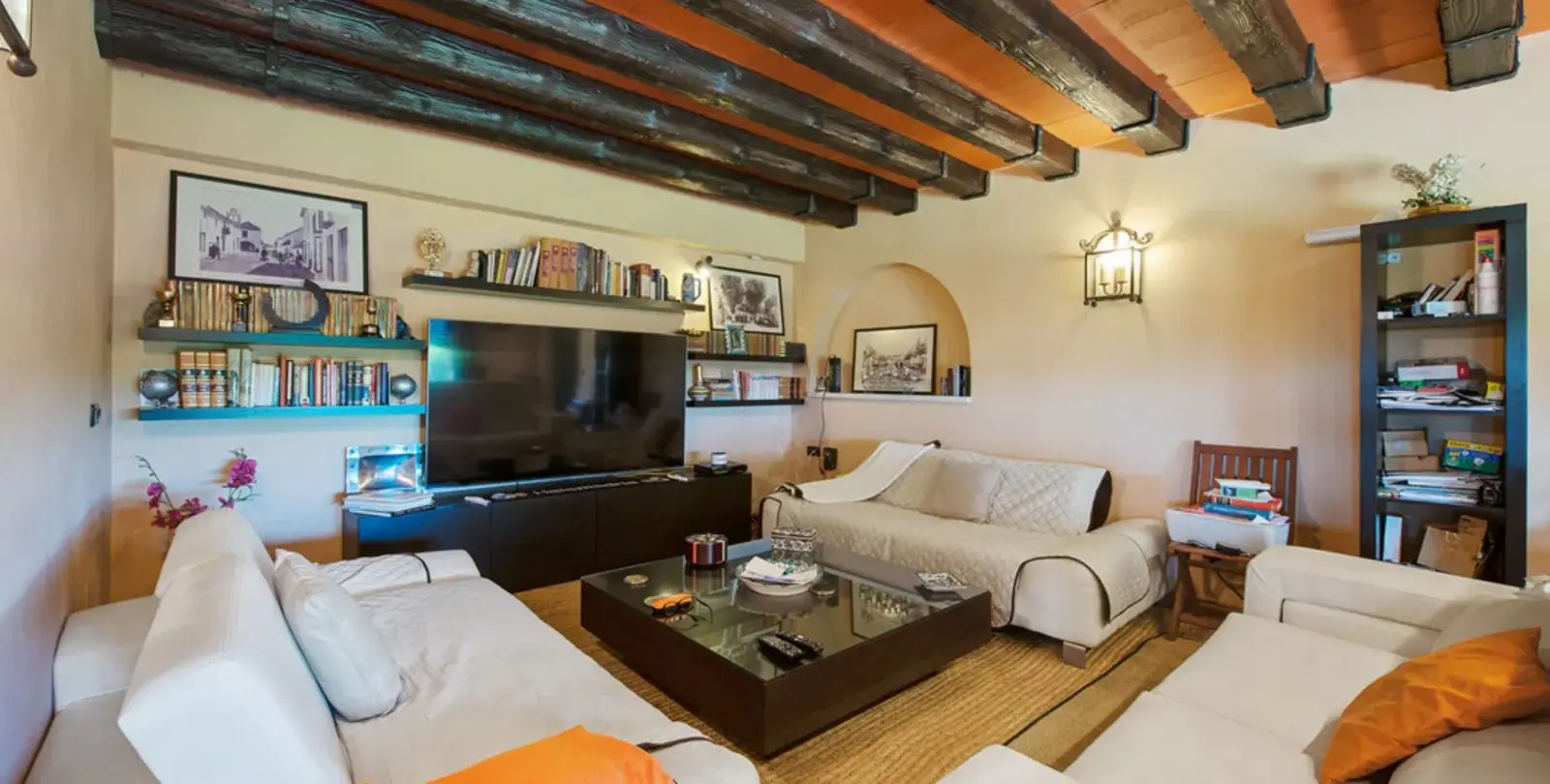 Sale of detached villa in Estepona 21