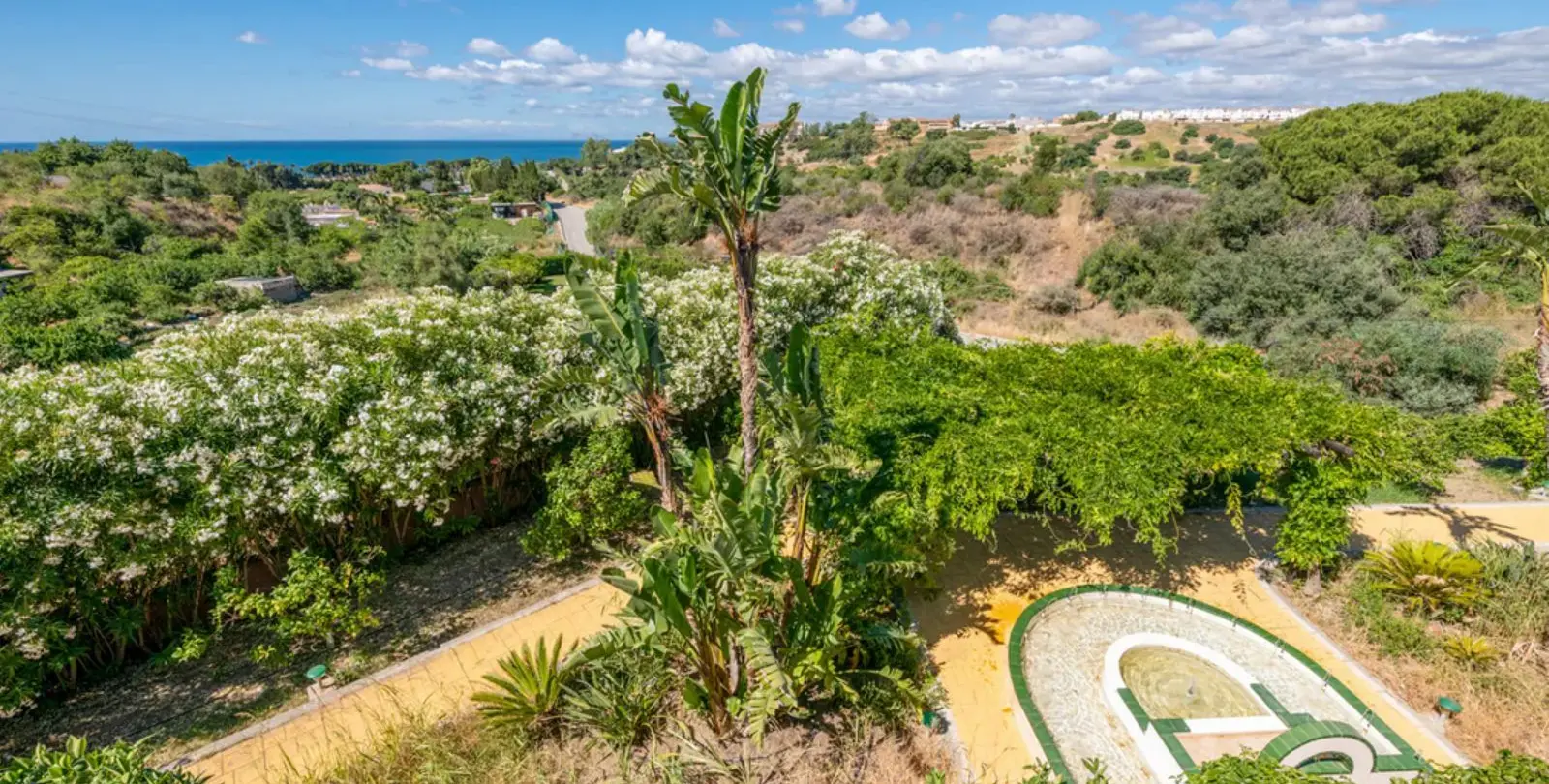 Sale of detached villa in Estepona 26